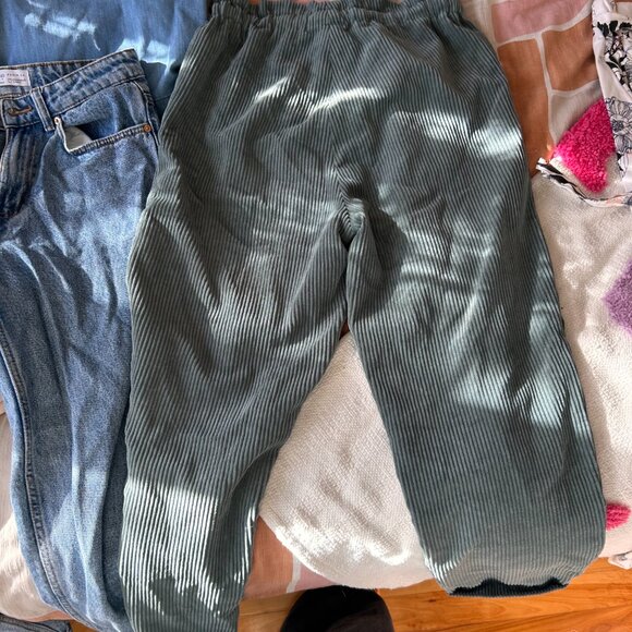 Twik pantalon côtelé vert sauge / Twik sage green corduroy pants - Picture 2 of 3